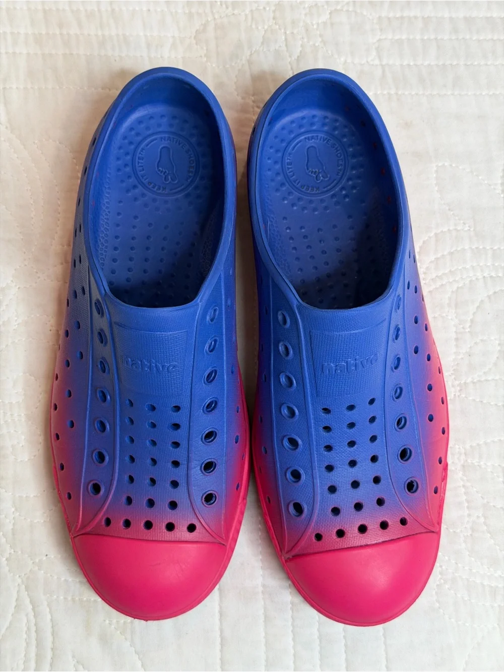 Native Jefferson Slip On Shoes Ombré Blue Pink Print Size 3 Kids Water